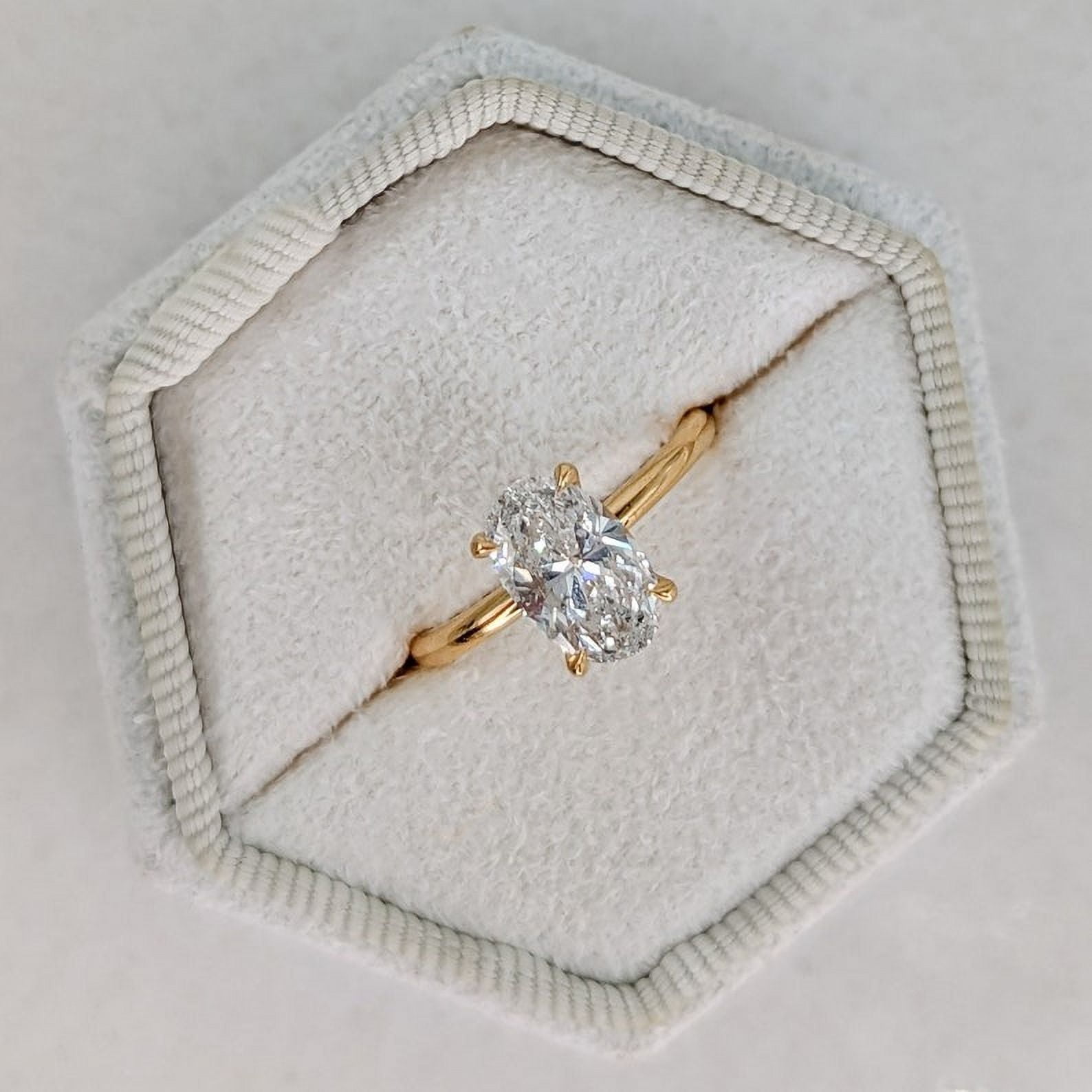 Solitaire Brilliance 2.50Ct Oval Cut Brilliant Moissanite Diamond Solitaire 4 Prong Engagement Ring for Women in 18K White Gold, Ring Size 6