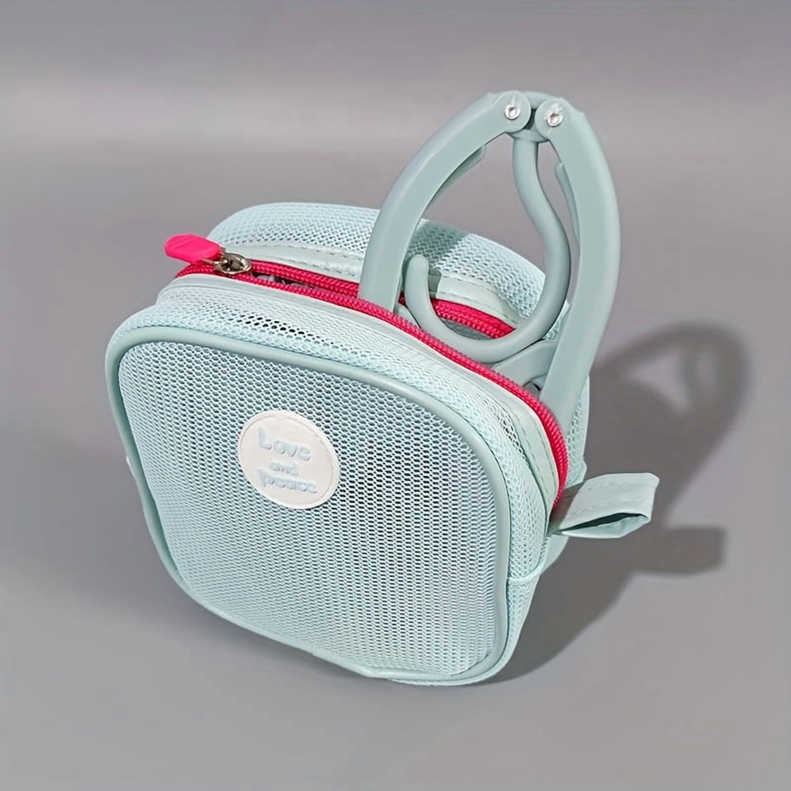 19 Essential Items for Cruise Travel: Includes 6 Foldable Hangers And 12 Clips + 1 Storage Bag, a Portable Travel Hanger Set with a Storage Bag
