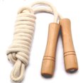 thumbnail image 2 of Cuerda para saltar para niños, mango de madera, ajustable, de algodón trenzado, para fitness, 2 of 5