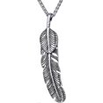 thumbnail image 1 of Collar con colgante de plumas para hombre con cadena de eslabones de acero inoxidable, 1 of 4