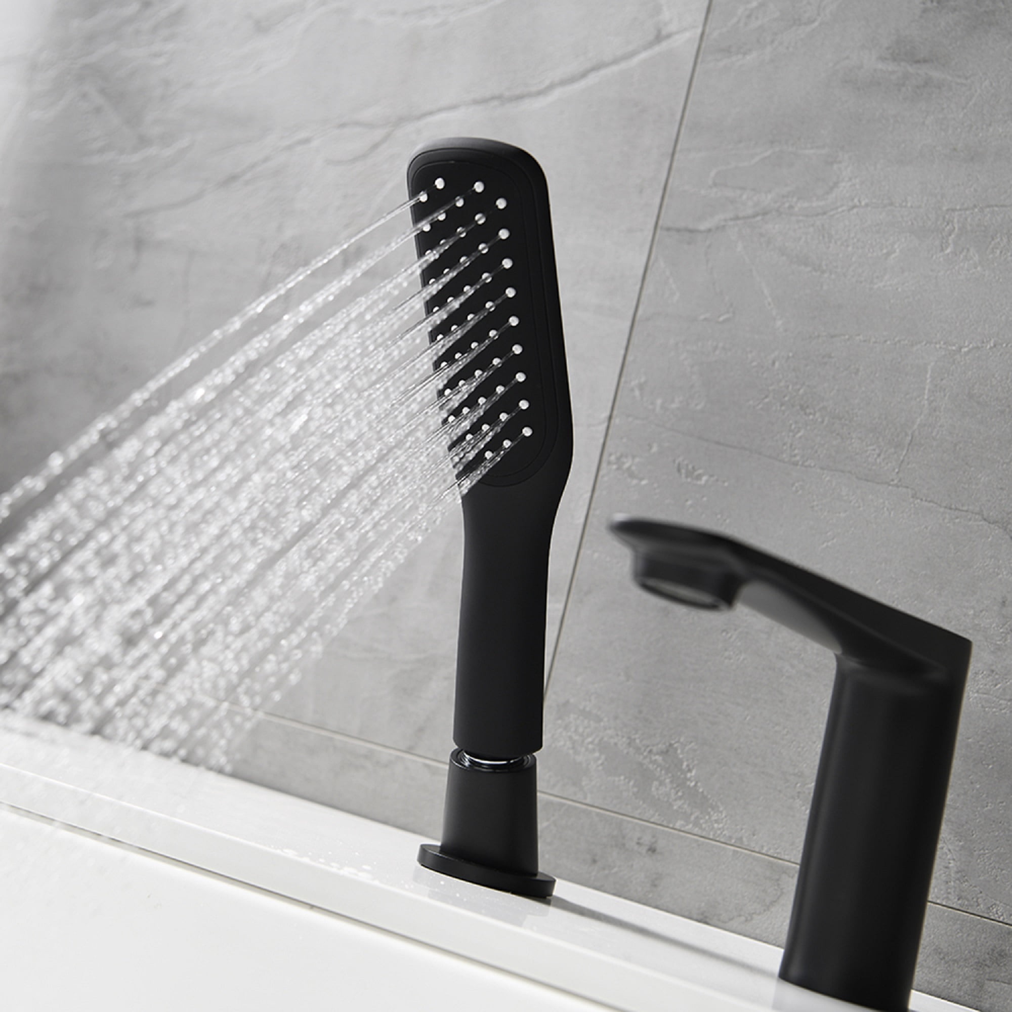 Single Handle Deck Mounted Roman Tub Faucet with Handshower
