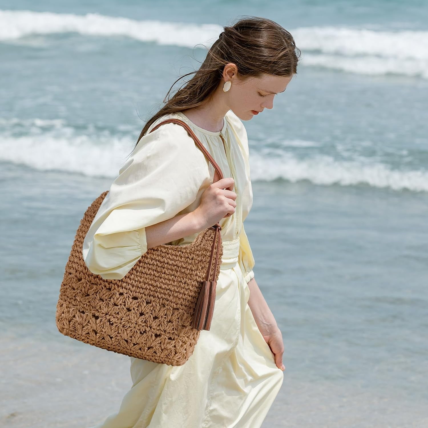 Straw Purses for Women 2025, Large Beach Bag Summer Woven Tote Bag with Tassels Beach Tote for Vacation