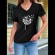 thumbnail image 3 of Camiseta de Mujer con Cuello en V y Temática Natural para Espíritus y Almas Errantes. Negro M, 3 of 4