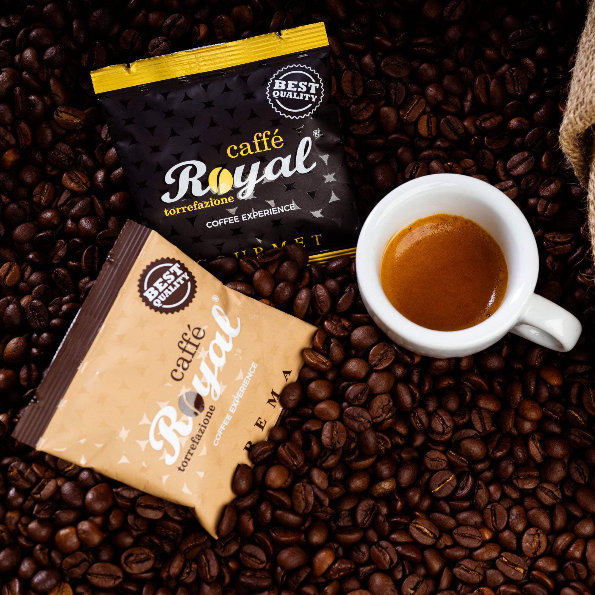 Royal Caffe Italian Coffee Beans – Gourmet Medium Roast, 70% Arabica 30% Robusta Blend, Balanced Sweetness and Intense Aroma, Whole Bean, 2.2 lbs (1000 Grams), Made in Italy