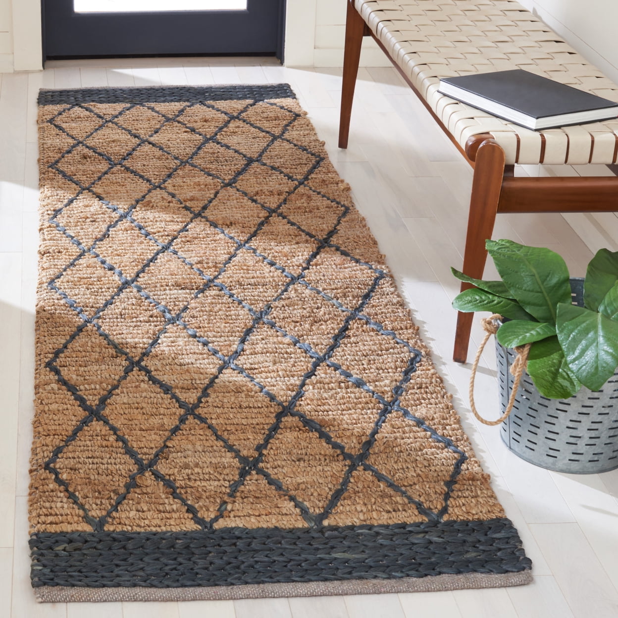 SAFAVIEH Natural Fiber Ingram Geometric Area Rug, Natural/Black, 8' x 10'