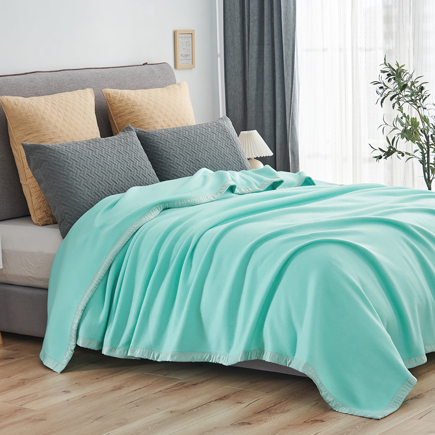 Cozy Soft Fleece Bed Blanket, What Size Is Queen Bed Blanket