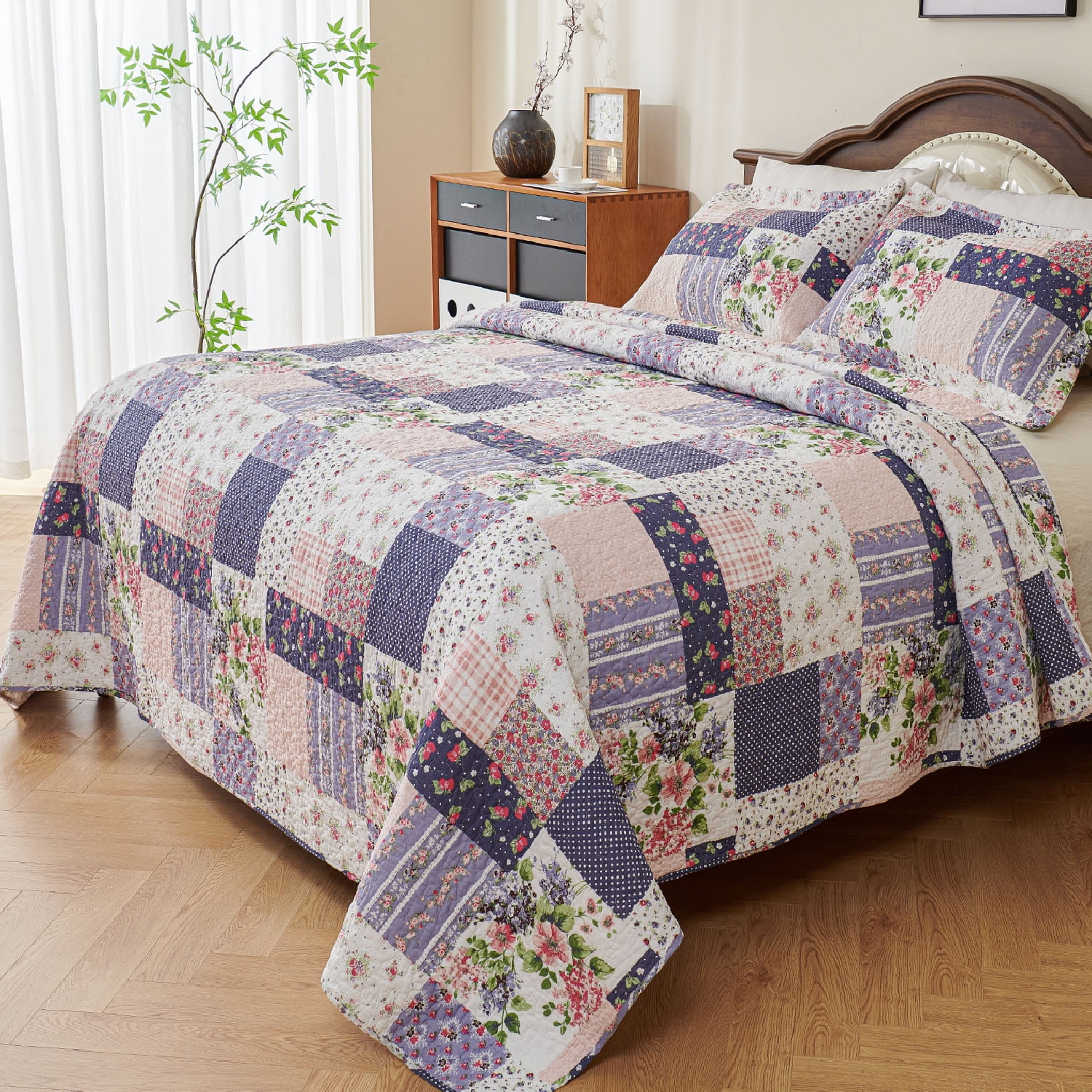 Evenhug Quilts 3-Piece Square Multi-Color Floral Patchwork King Quilt Set With 2 Shams