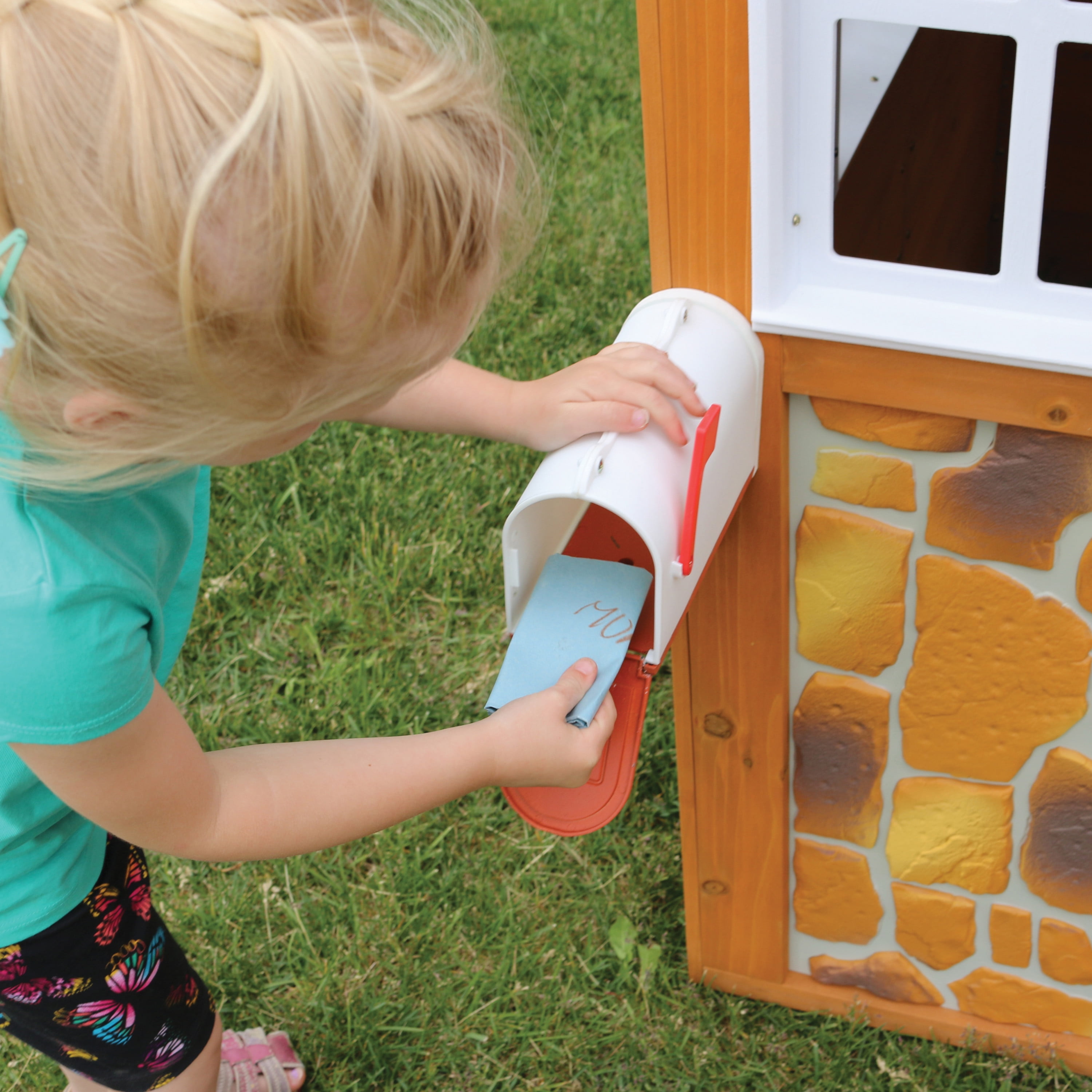 stoneycreek cedar outdoor playhouse
