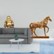 thumbnail image 2 of Escultura de caballo sonriente de Buda Maitreya, adorno de mesa Feng Shui, figura de resina grabada para fiesta de aniversario, decoración para el, 2 of 8