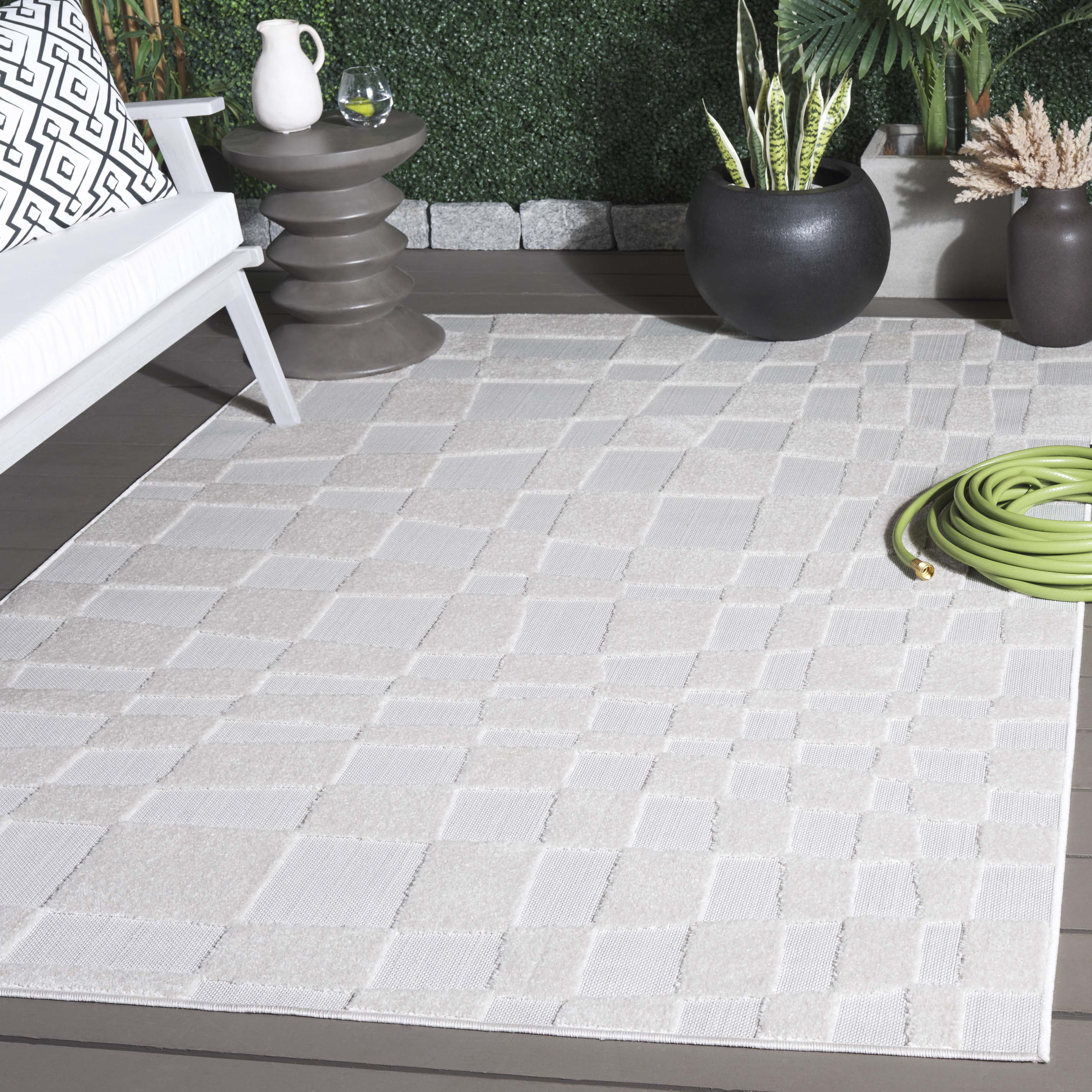 SAFAVIEH Stella Bertha Checkered Indoor/Outdoor Area Rug, Ivory, 8'2" x 10'