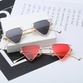 thumbnail image 3 of de sol para mujer con montura metálica, de sol triangures, protección para exteriores, conducción, Amarillo Soledad Gafas de sol estilo punk para mujer, 3 of 9