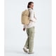 thumbnail image 5 of Mochila THE NORTH FACE Surge Commuter para mujer, color caqui, 31 L, 5 of 5