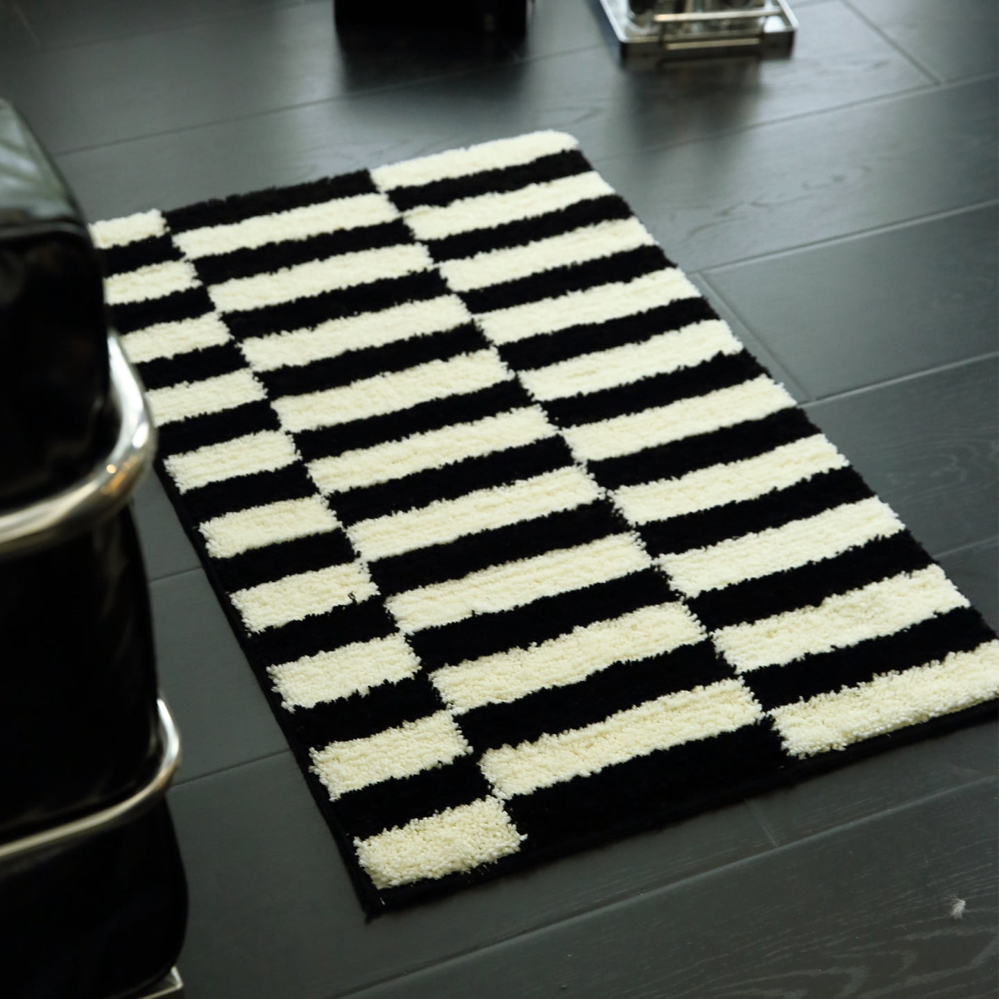 Soft Absorbent Microfiber Small Bathroom Rugs 16" x 24" Non-Slip Backing Fluffy Machine Washable Bath Mats Beige Black Striped Pattern Decor
