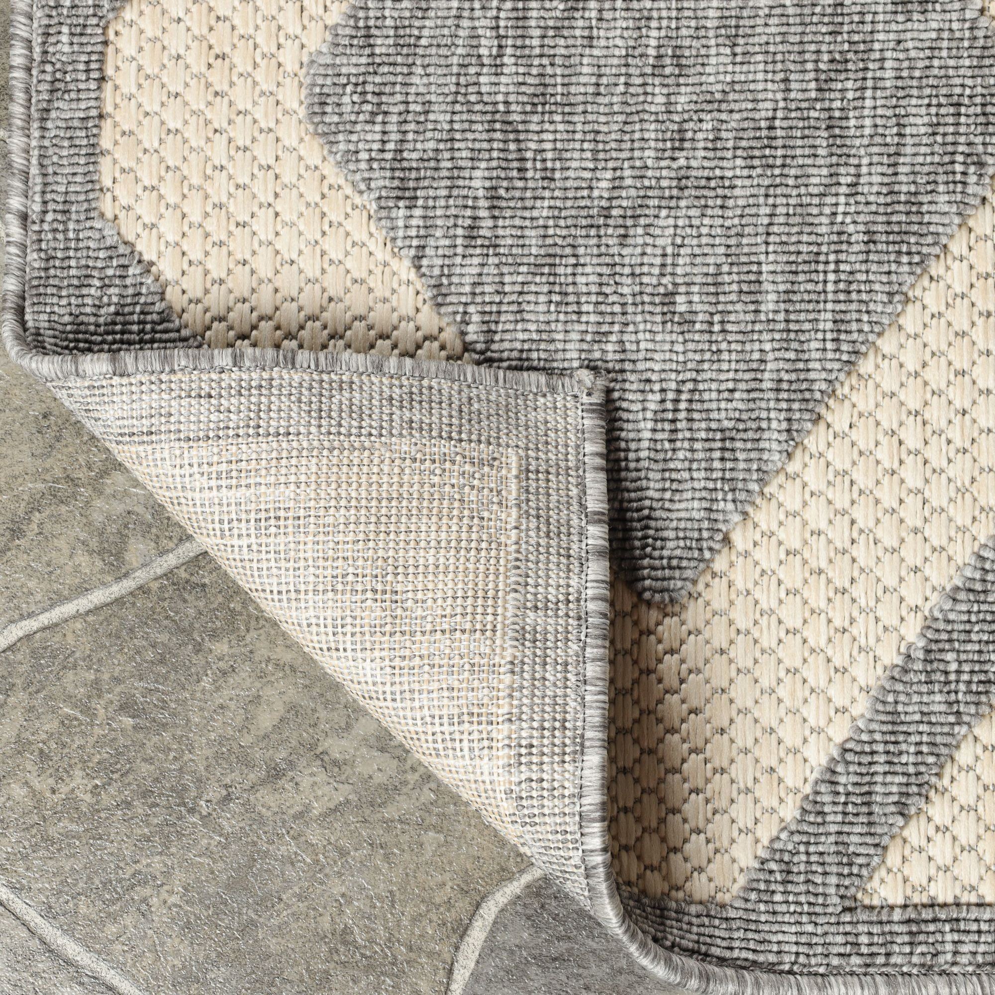 Modern Diamond Geometric Lattice Indoor/Outdoor Area Rug, Cream, 5' 2" x 7' 2"