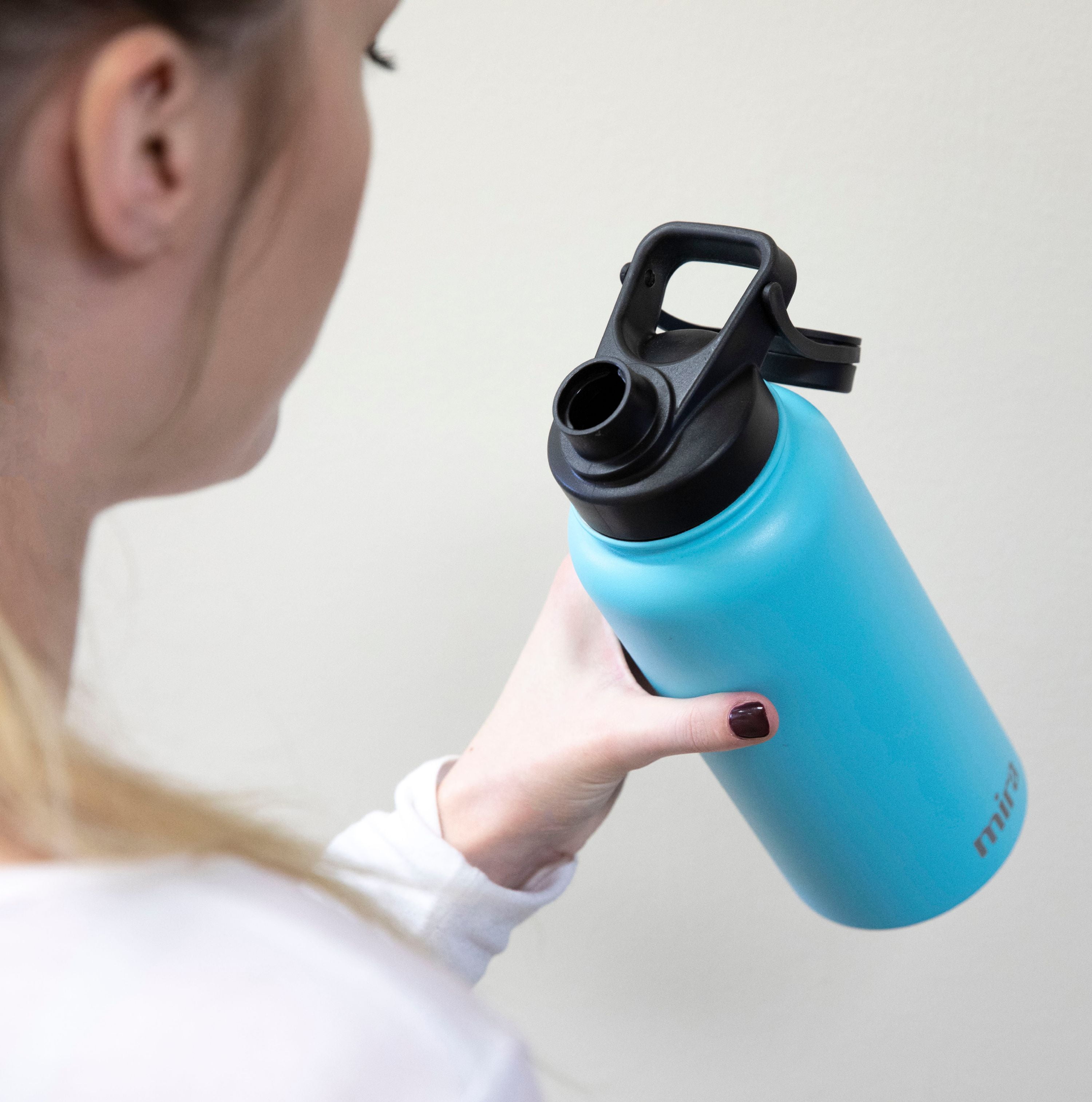 MIRA 32 oz Stainless Steel Insulated Sports Water Bottle - 2 Caps - Hydro Metal Thermos Flask Keeps Cold for 24 Hours, Hot for 12 Hours - BPA-Free Spout Lid Cap - Blue