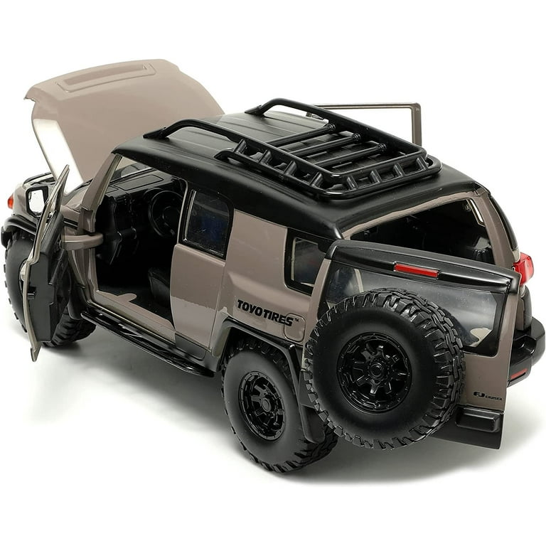 Jada Toyota FJ Cruiser 1/24 Diecast Model Car, Brown/Black