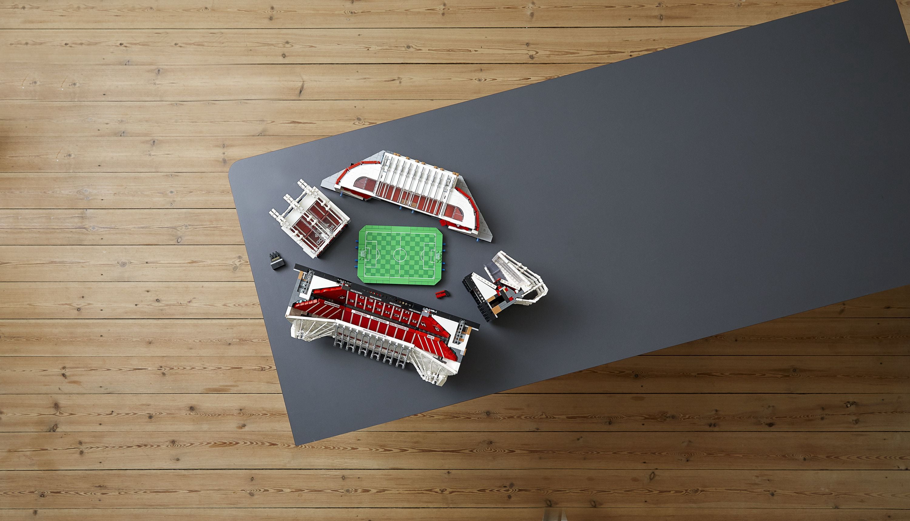 LEGO Creator Expert Old Trafford - Manchester United 10272 Building Kit for Adults and Collector Toy (3,898 Pieces)