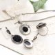 thumbnail image 2 of BESTYASH 4Ud Conjunto De Collar Aretes Y Anillo Negro Con Trituradas Redondas En Resina Para Mujer, 2 of 8