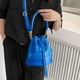 thumbnail image 3 of Bolso Tipo Cubo Con Letras Bolso Cruzado Informal Piel Sintética para Mujer para El (azul Oscuro), 3 of 9