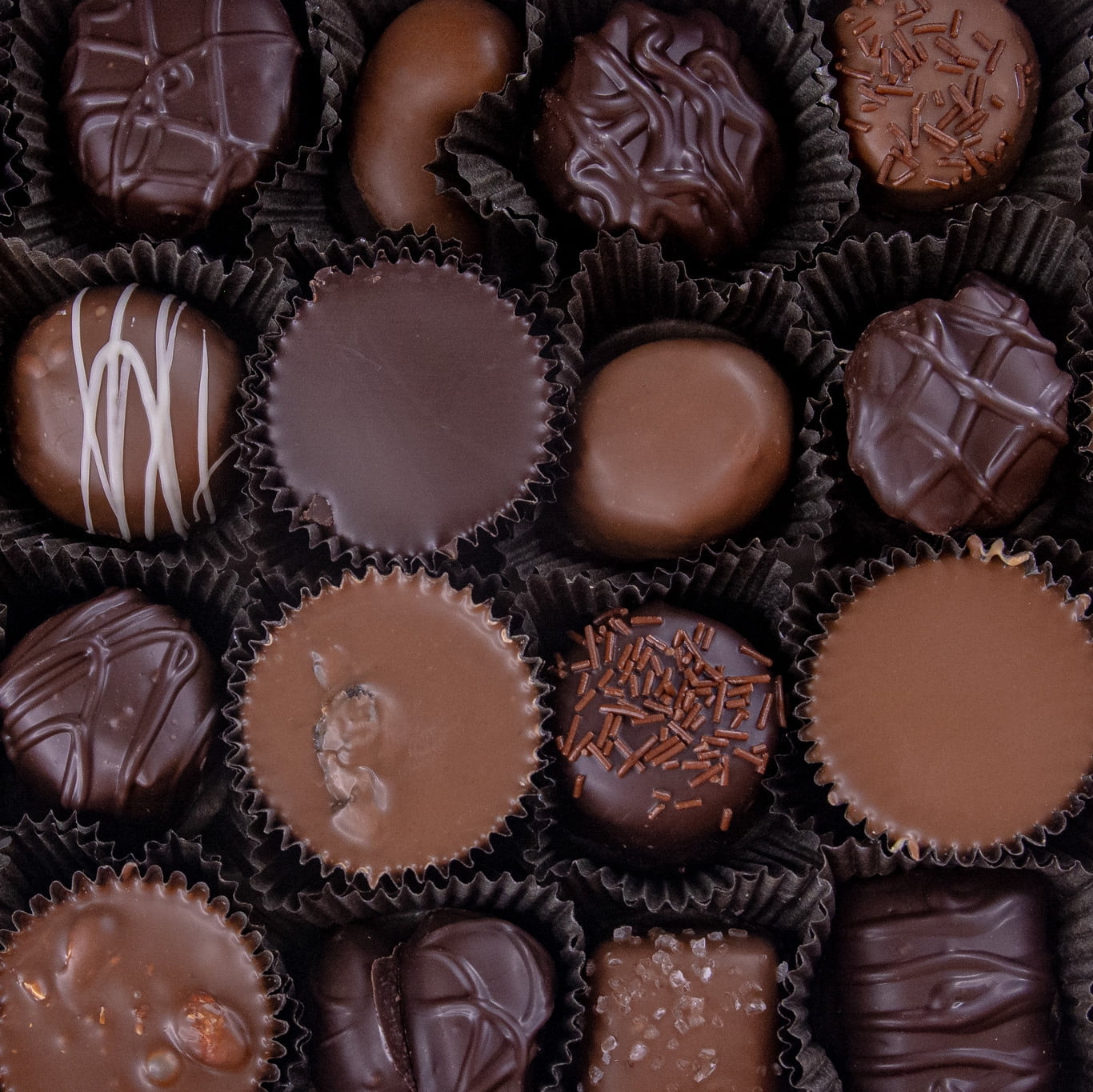1 lb. Milk & Dark Chocolate Deluxe Assortment