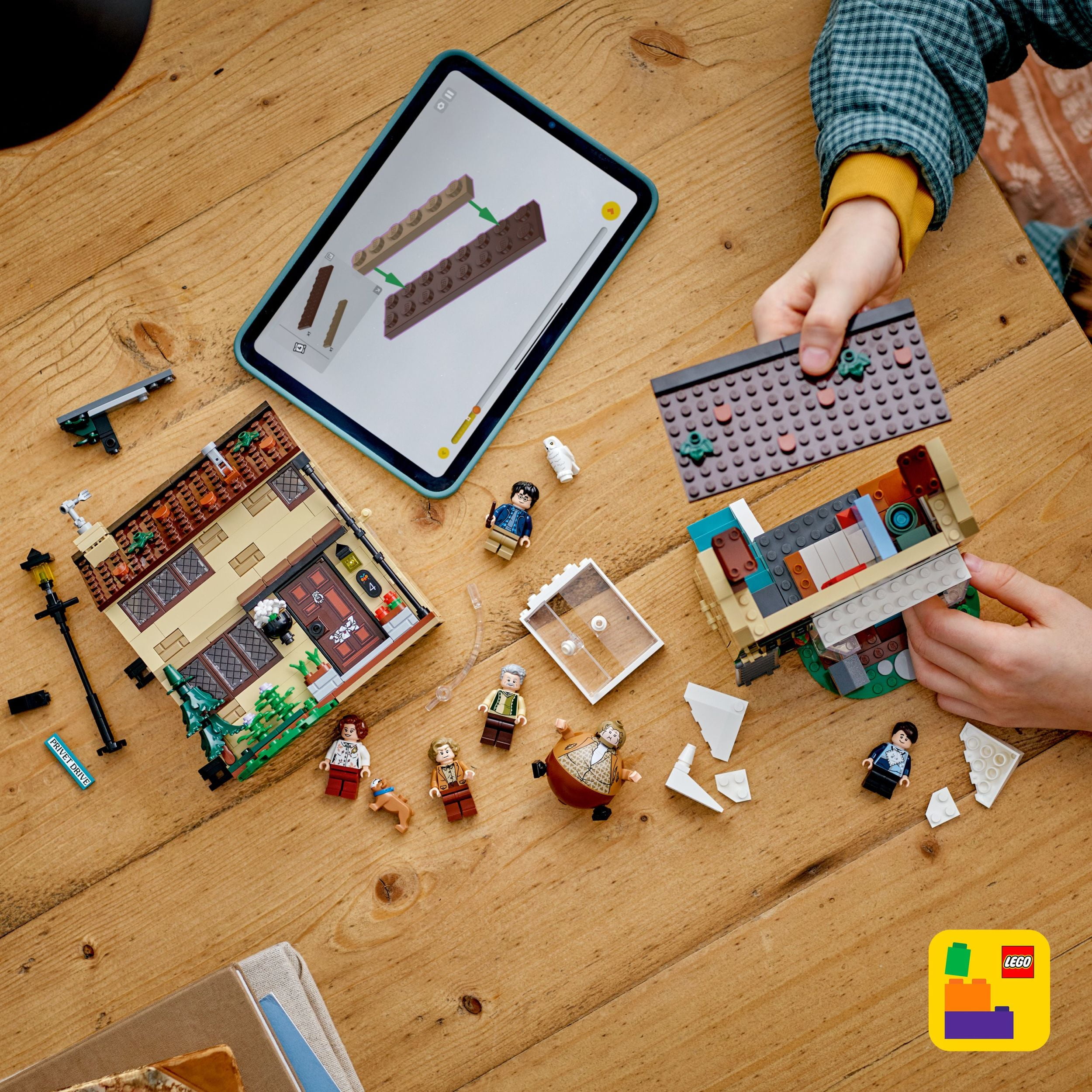 LEGO Harry Potter Privet Drive: Aunt Marge’s Visit Kids Toy - Buildable Book Nook and Room Decor for Boys and Girls, Ages 8+ - Collectible Harry Potter Minifigure - Birthday Gift Idea - 76451