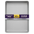 thumbnail image 1 of Wilton rendimiento de aluminio sartenes hoja sartenes, Plateado, 27.9 x 38.1 x 5 cms, 1 of 7