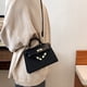 thumbnail image 2 of Bolso cuadrado pequeño portátil con cierre de textura, bolso de hombro clásico combinable para mujer, bolso de moda de PU, 2 of 6