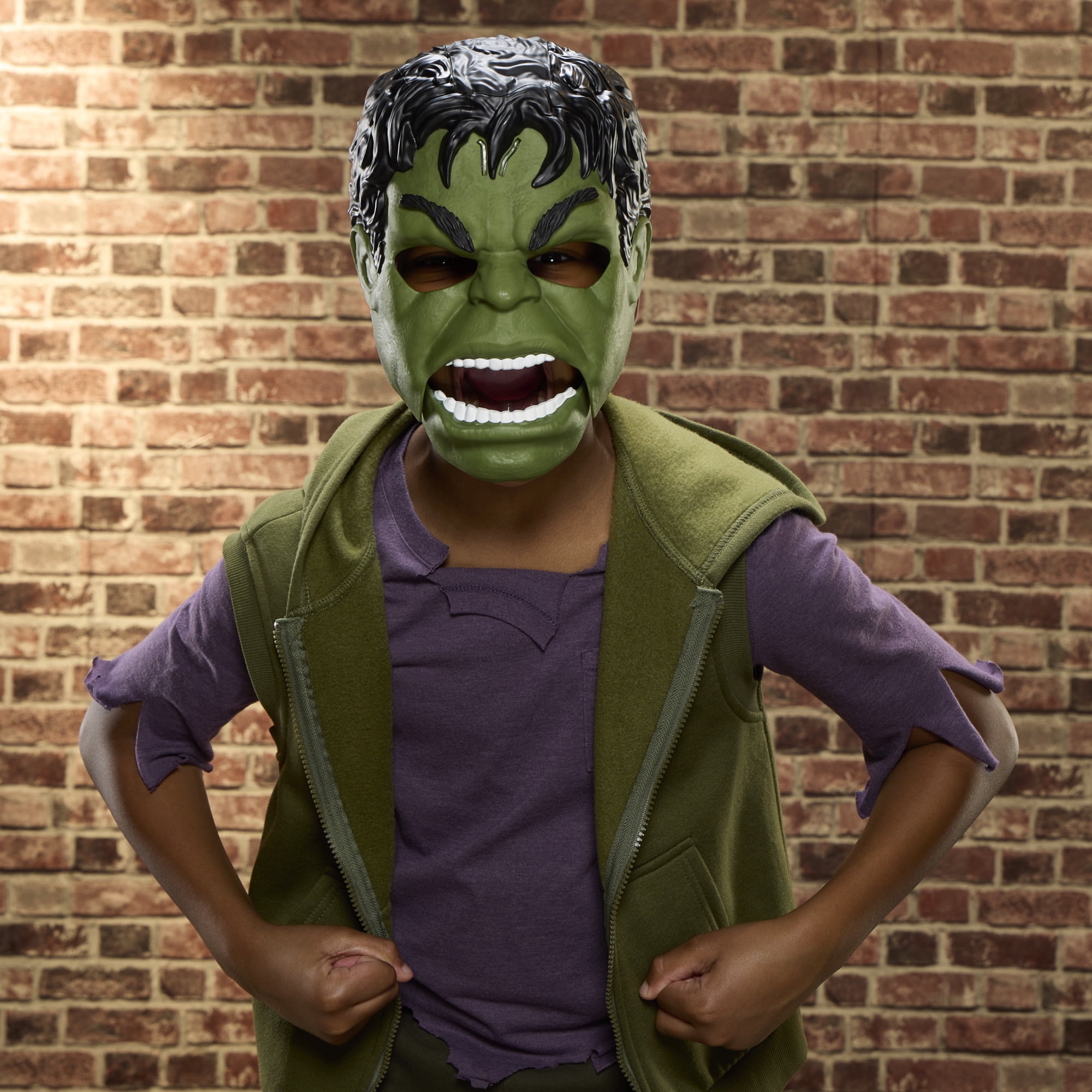 Marvel Studios Spider-Man Brand New Day Savage Hulk Talk’n Electronic Mask, Ages 5 and up