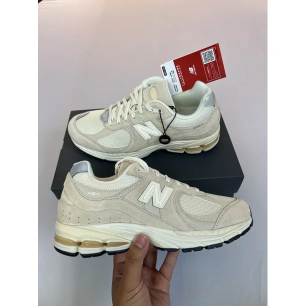 New Balance 2002R Beige Calm Taupe Casual Sneaker M2002RCC Men’s 8.5 Women’s 10