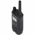 thumbnail image 3 of Radios bidireccionales Motorola Talkabout T460 Azul Paquete de 2 con spray desinfectante y 3 paños de microfibra, 3 of 7