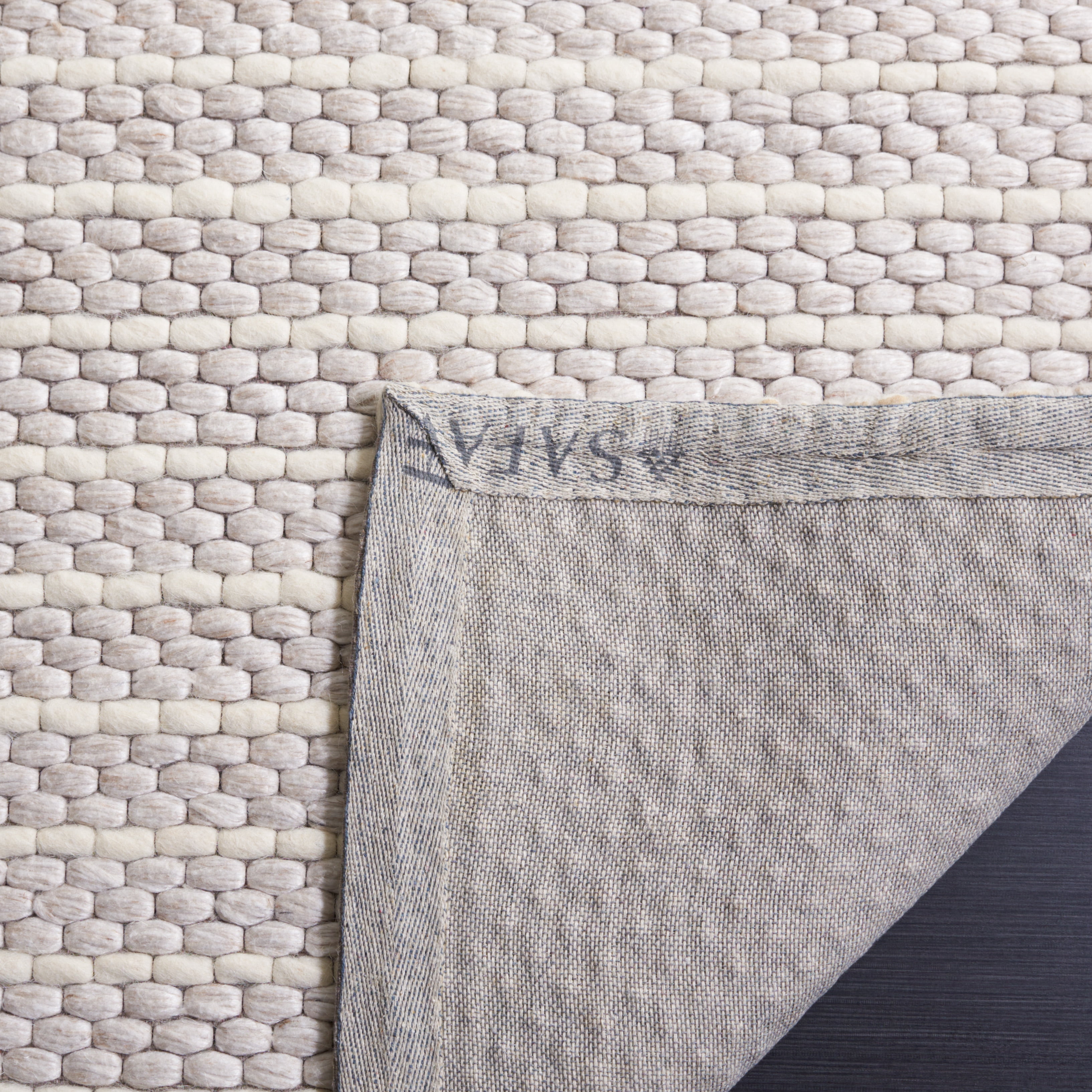 SAFAVIEH Marbella Cassandra Distressed Area Rug, Beige/Ivory, 6' x 9'