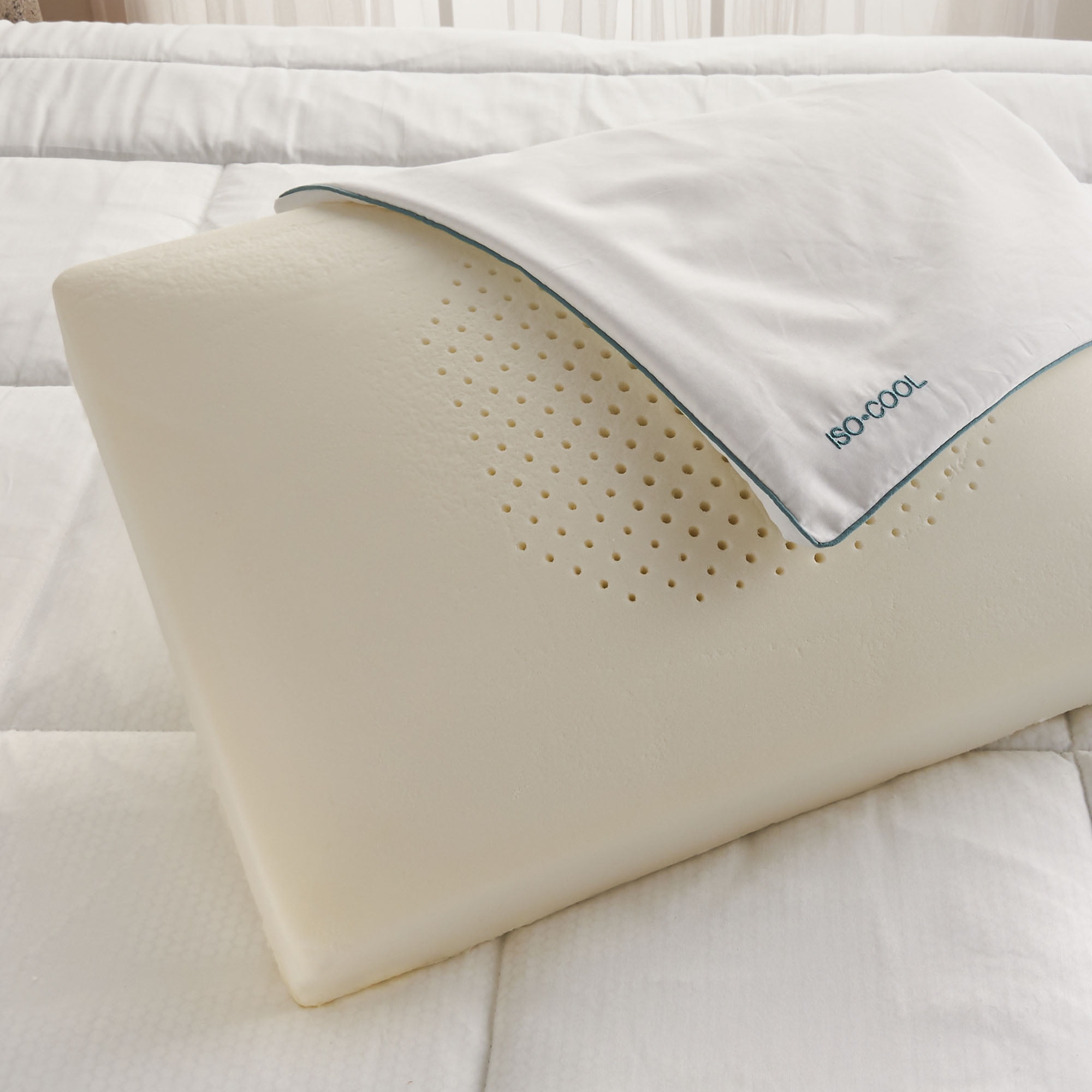 ISOCOOL Side Sleeper Pillow Featuring Serene Foam
