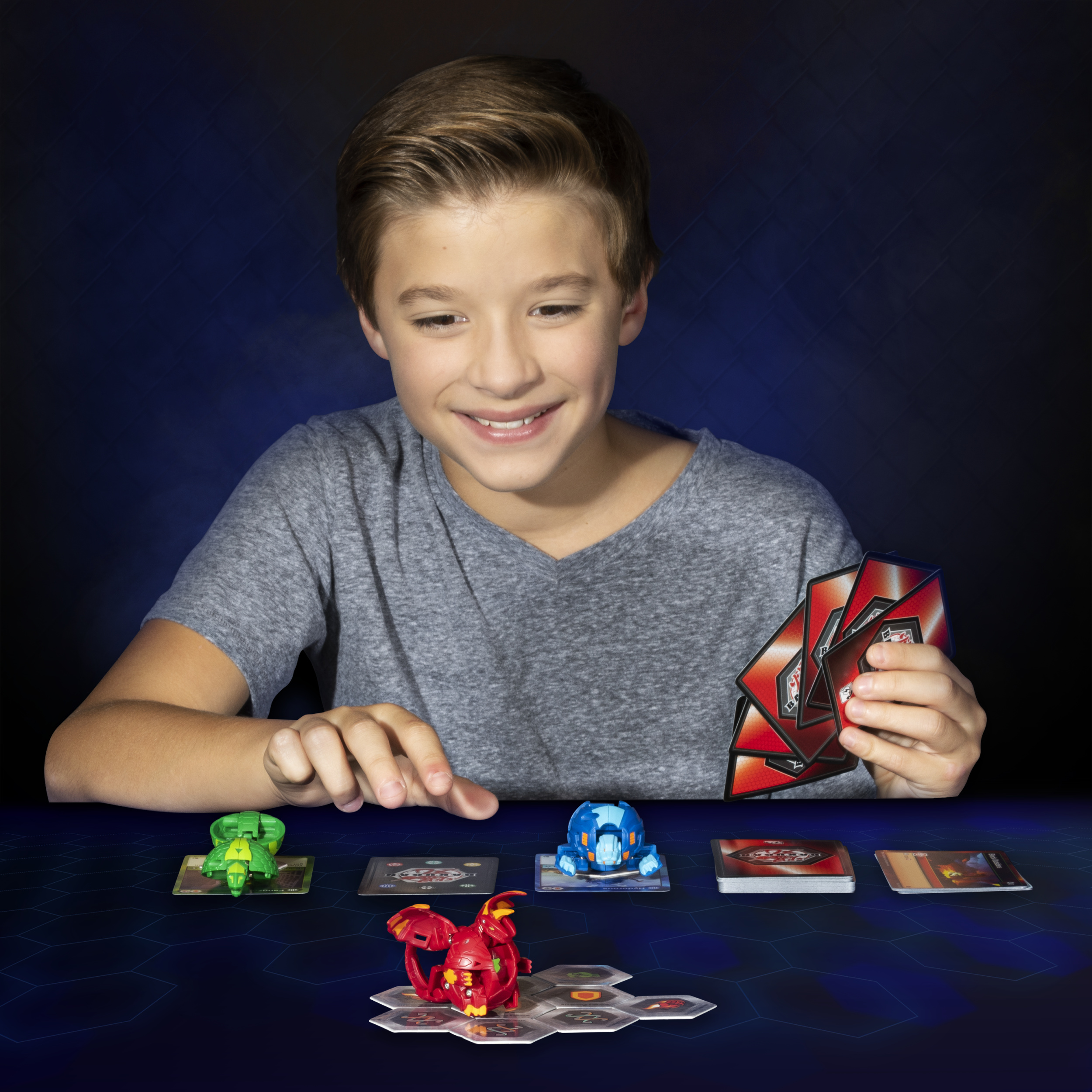 Bakugan, Ventus Fangzor, 2-inch Tall Collectible Action Figure and Trading Card, for Ages 6 and Up - image 5 of 5