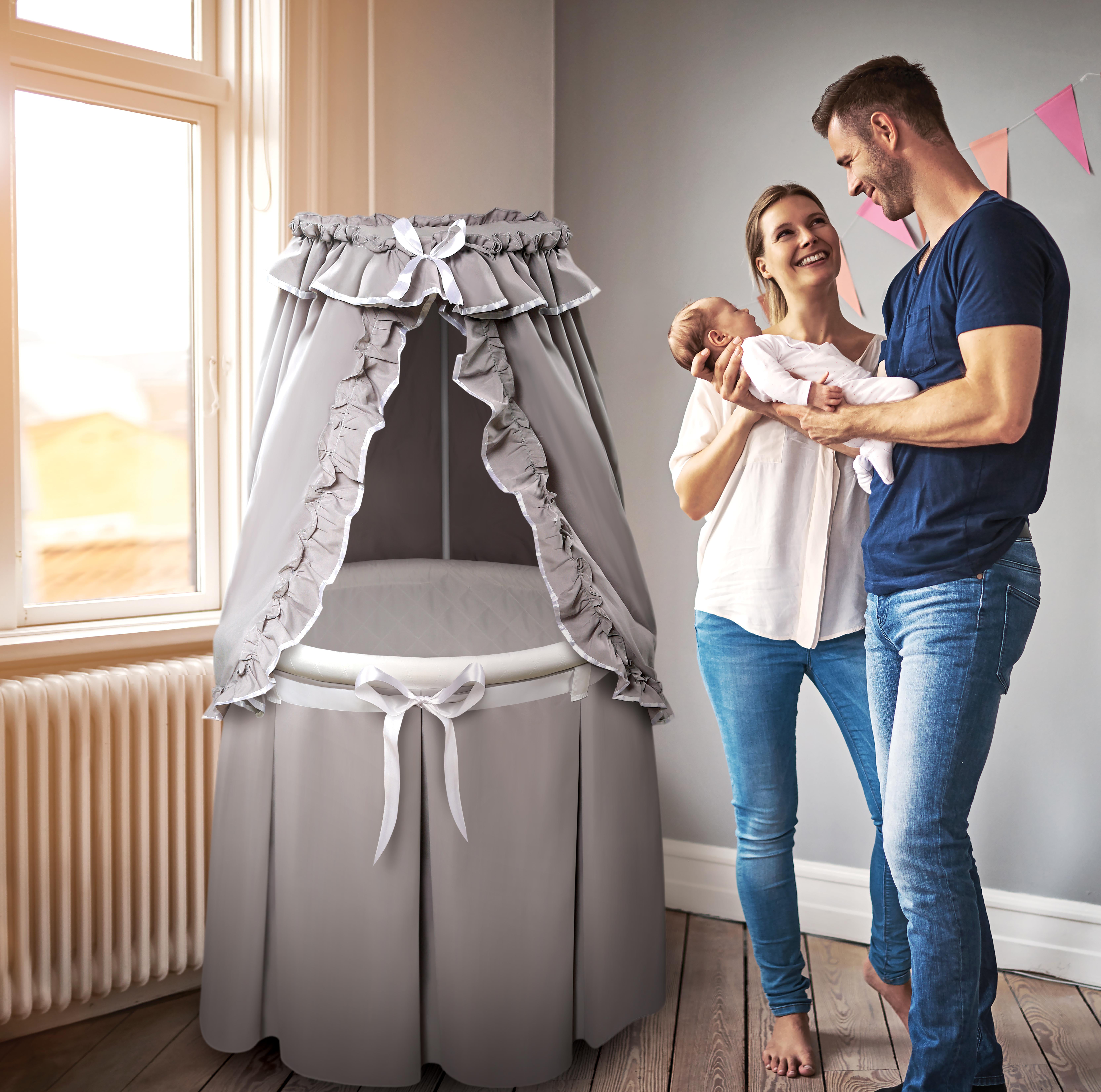 round bassinet with canopy