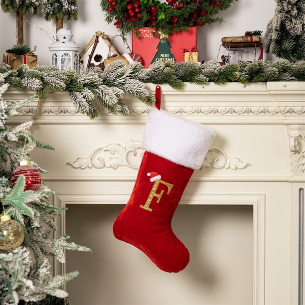 Calcetines navideños de 26 letras, calcetines de terciopelo rojo de alta gama, plegables y portátiles, ideales para decorar el dormitorio.