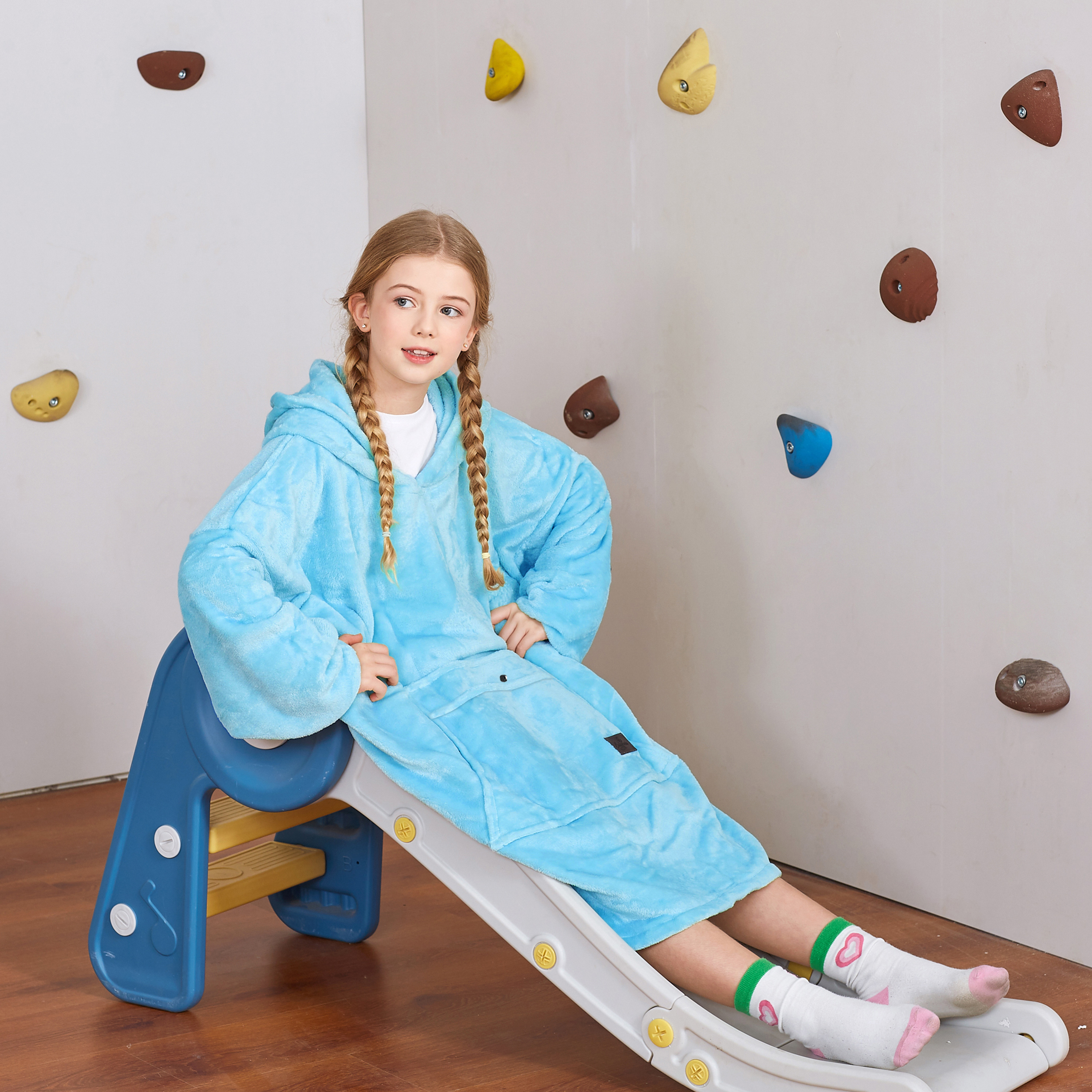 Catalonia Oversized Blanket Hoodie Sweatshirt for Kids, Wearable Fleece Pullover with Large Front Pocket, Teen Boys Girls Gift