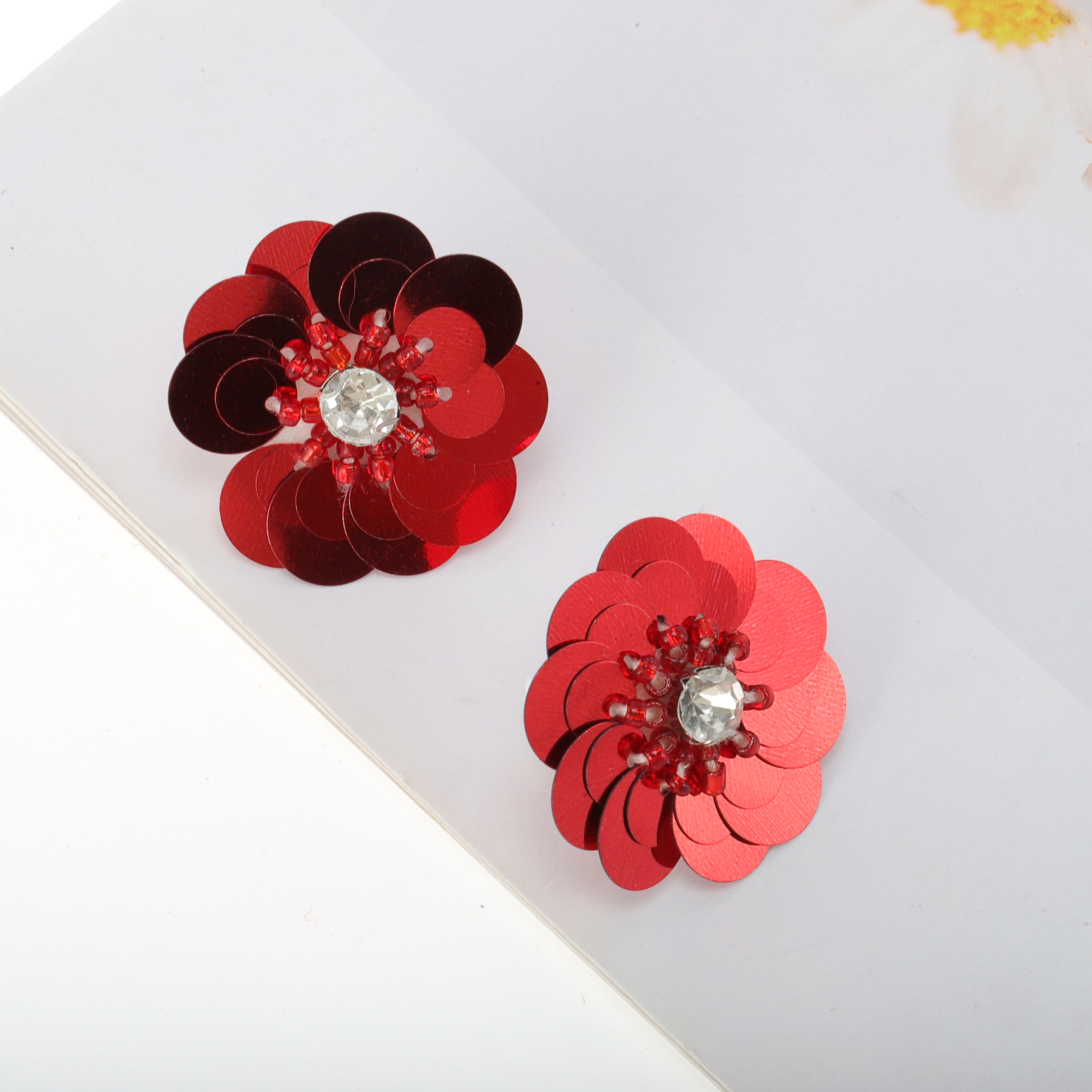 Unique Bargains Stylish Shoelace Charms for Personalization Red