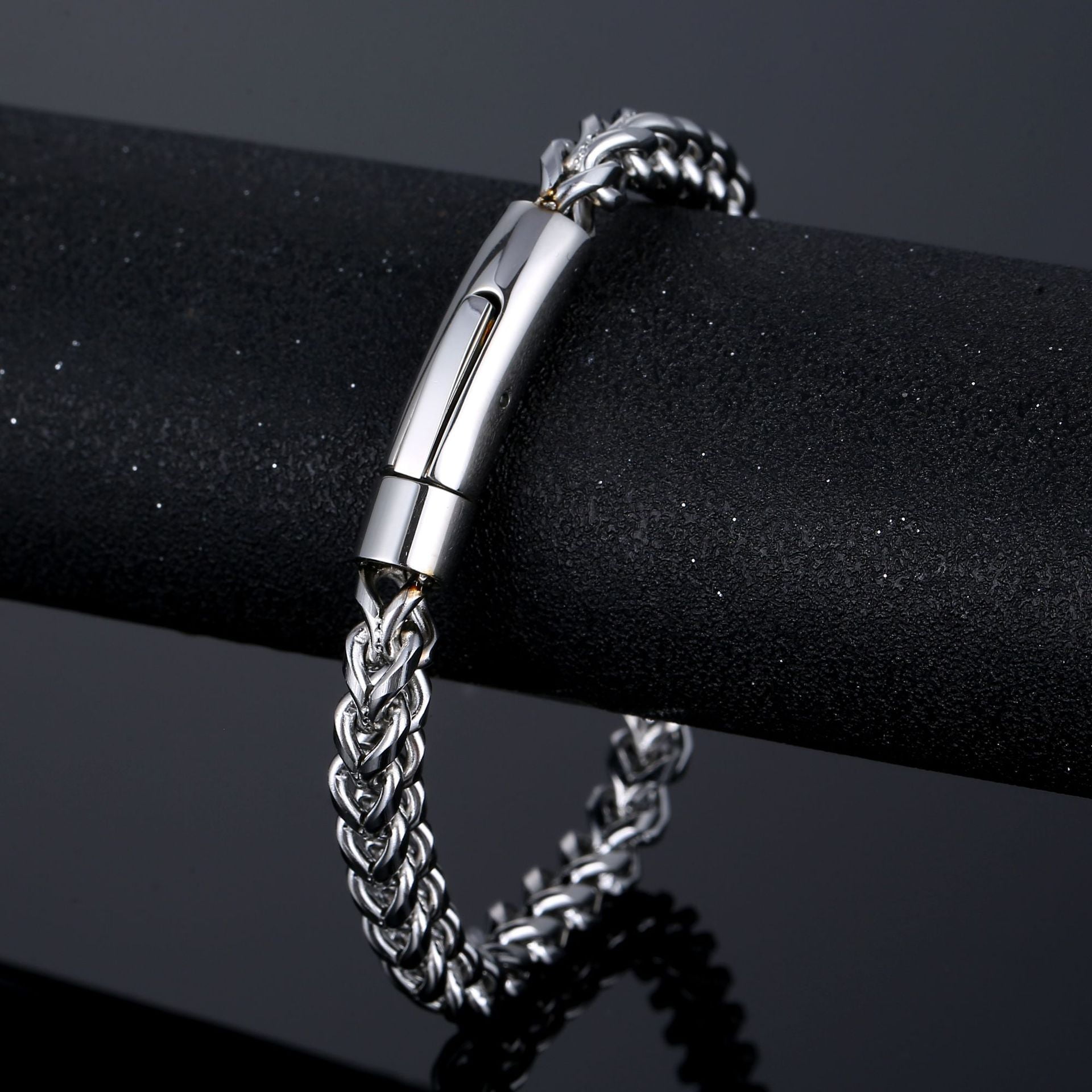 Leander Men's Stainless Steel Cuban Link Bracelet, 6mm Width, Black/18K Gold Plated, Ideal for Men.