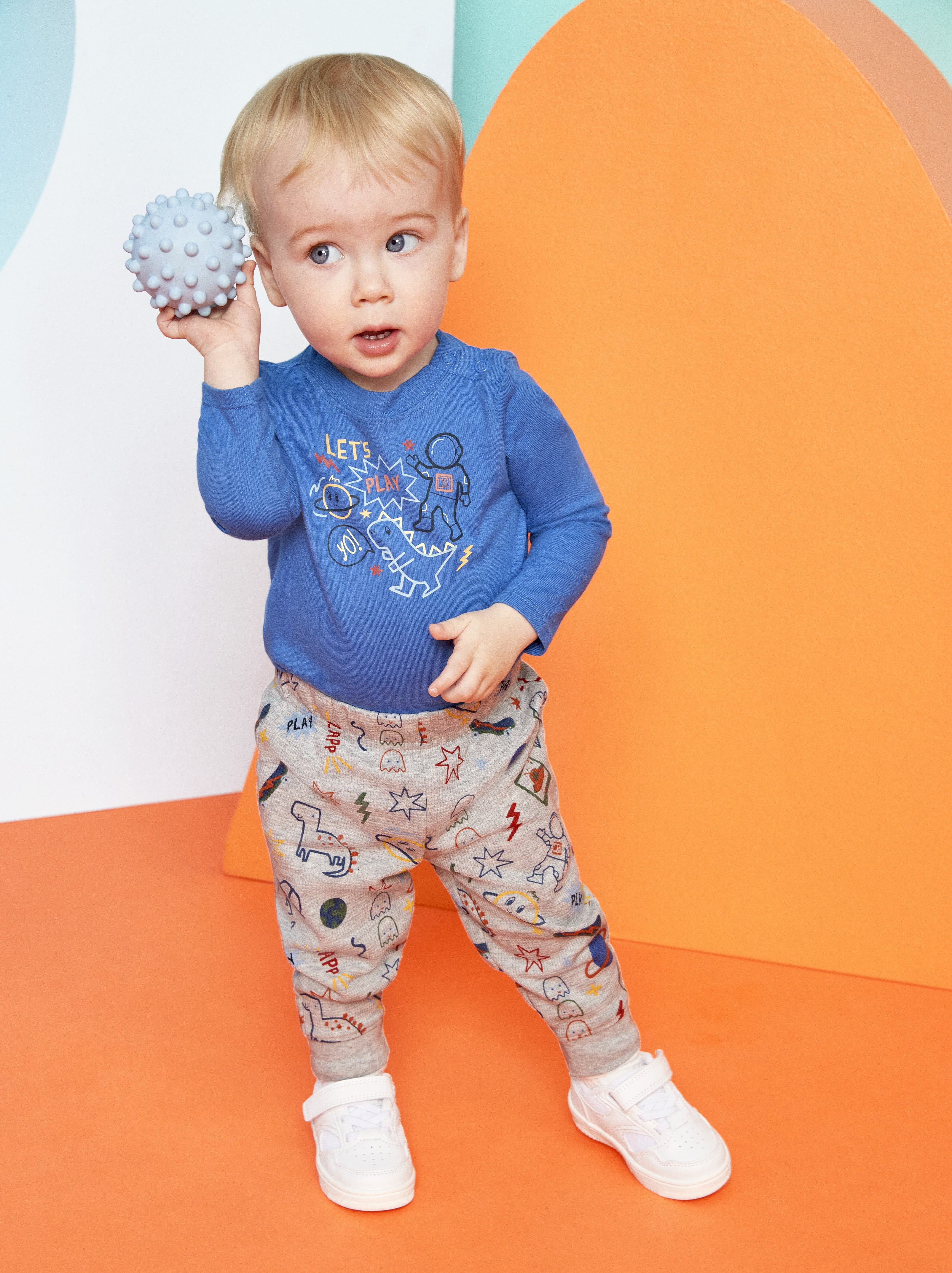 Garanimals Baby Boy Long Sleeve Graphic Bodysuit, Sizes 0-24 Months
