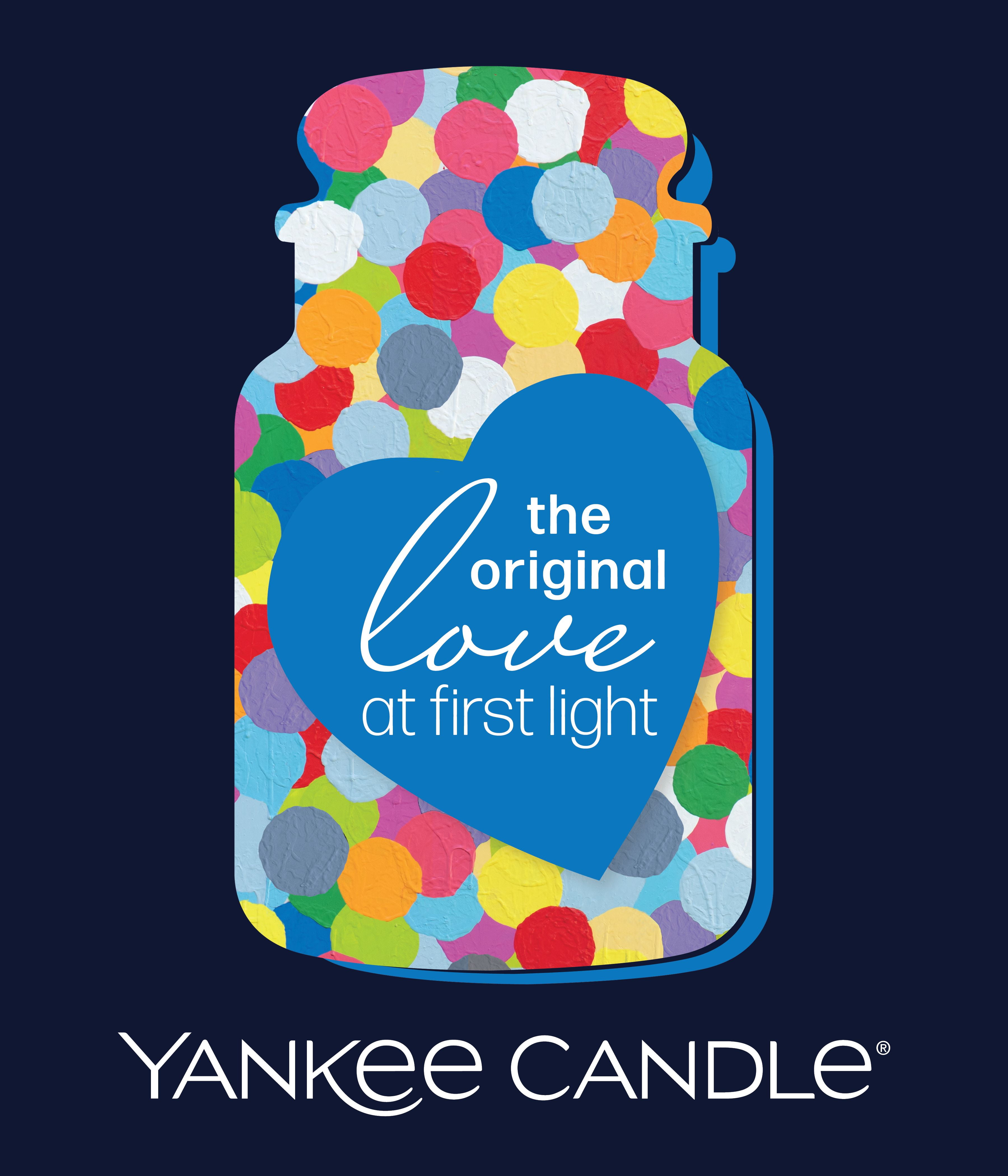 Yankee Candle Vanilla Cupcake - 22 oz Original Large Jar Scented Candle 