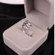 thumbnail image 4 of Ring med hund som kramar fingret tax svart guld silver, 4 of 4