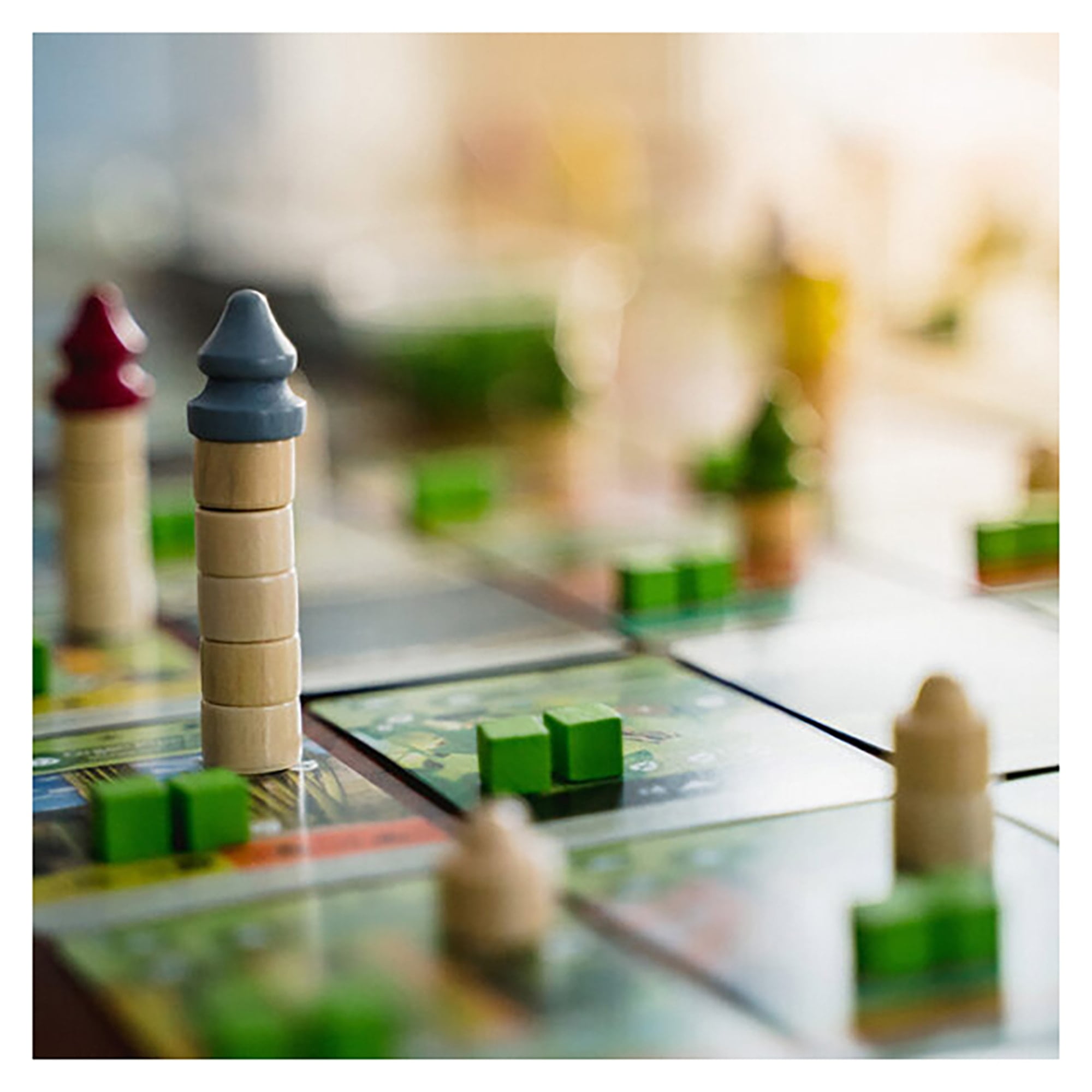 Inside Up Games & Maxime Tardif Earth ボードゲーム エコシステム構築 カード製図 アクション選択