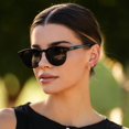 thumbnail image 3 of Lentes de Sol WearMe Pro Tate Redondos Polarizados para Mujer, 3 of 7
