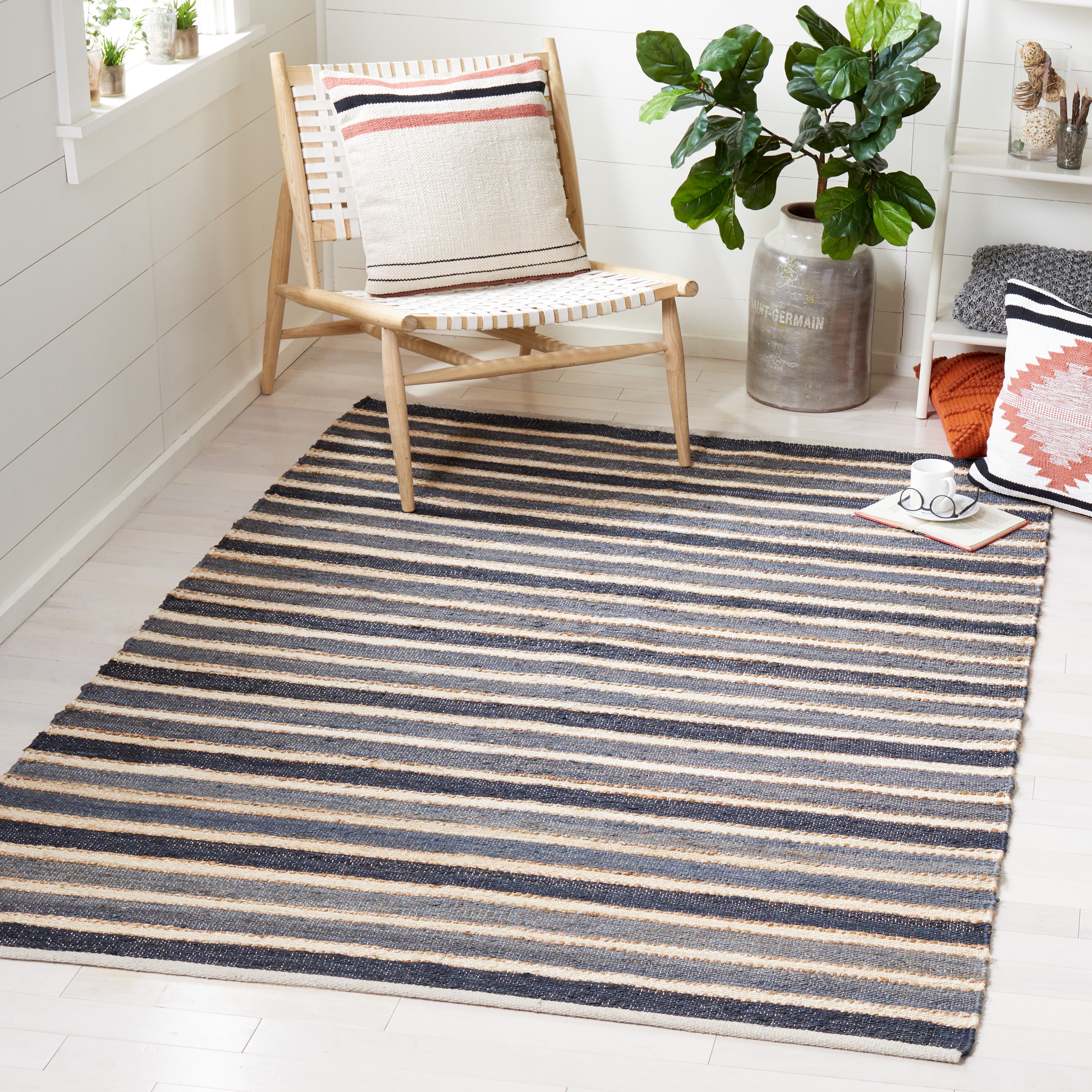 SAFAVIEH Striped Kilim Lorcan Striped Area Rug, Charcoal/Ivory, 4' x 6'