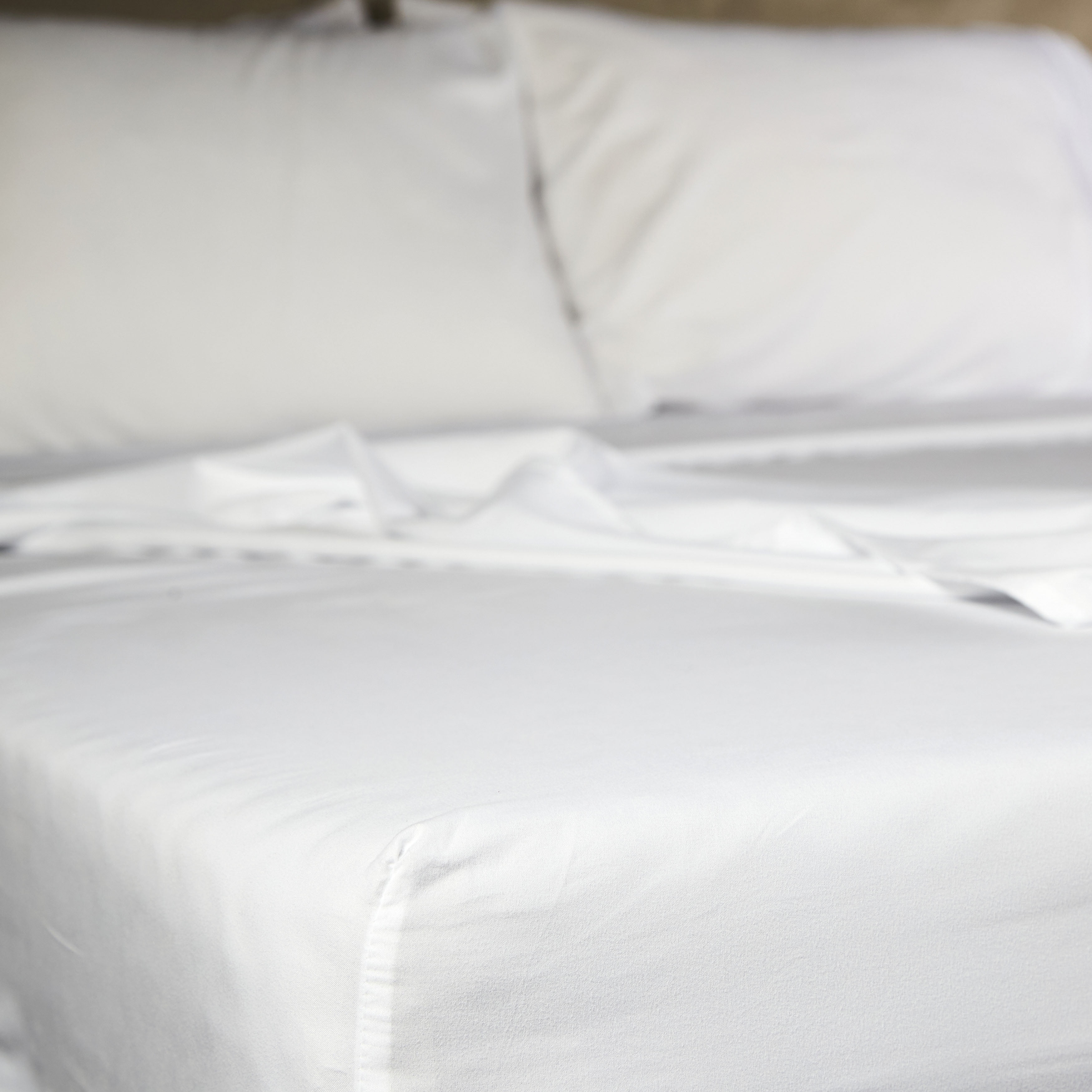 Linum Home Textiles 1800 TC Brushed Microfiber Sheet Set with 4 Line Embroidery
