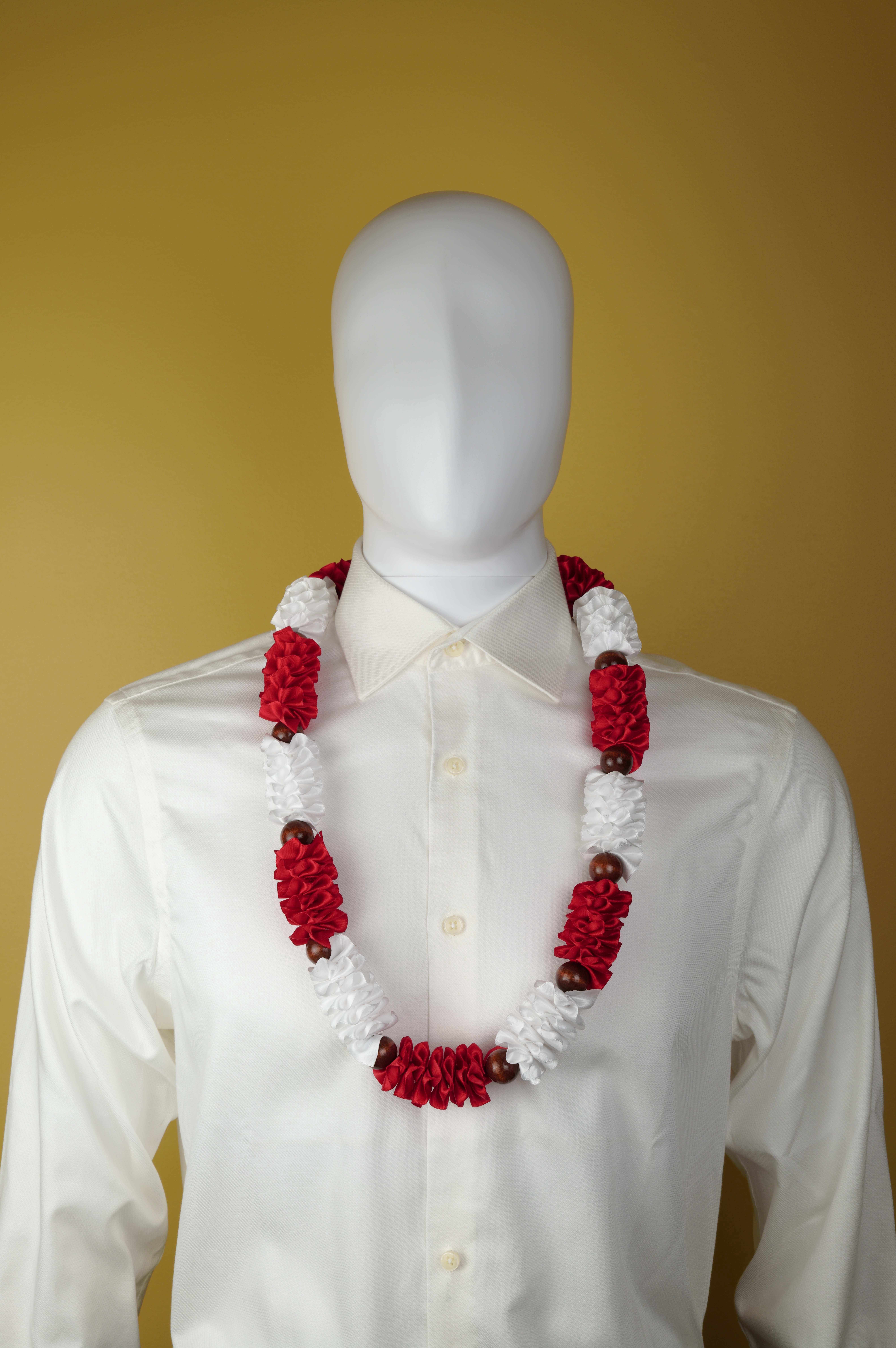Maxport Corporation Ribbon Lei Red/white