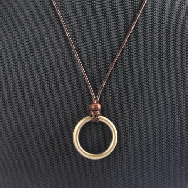 Collar con colgante de anillo de aleación Yinane