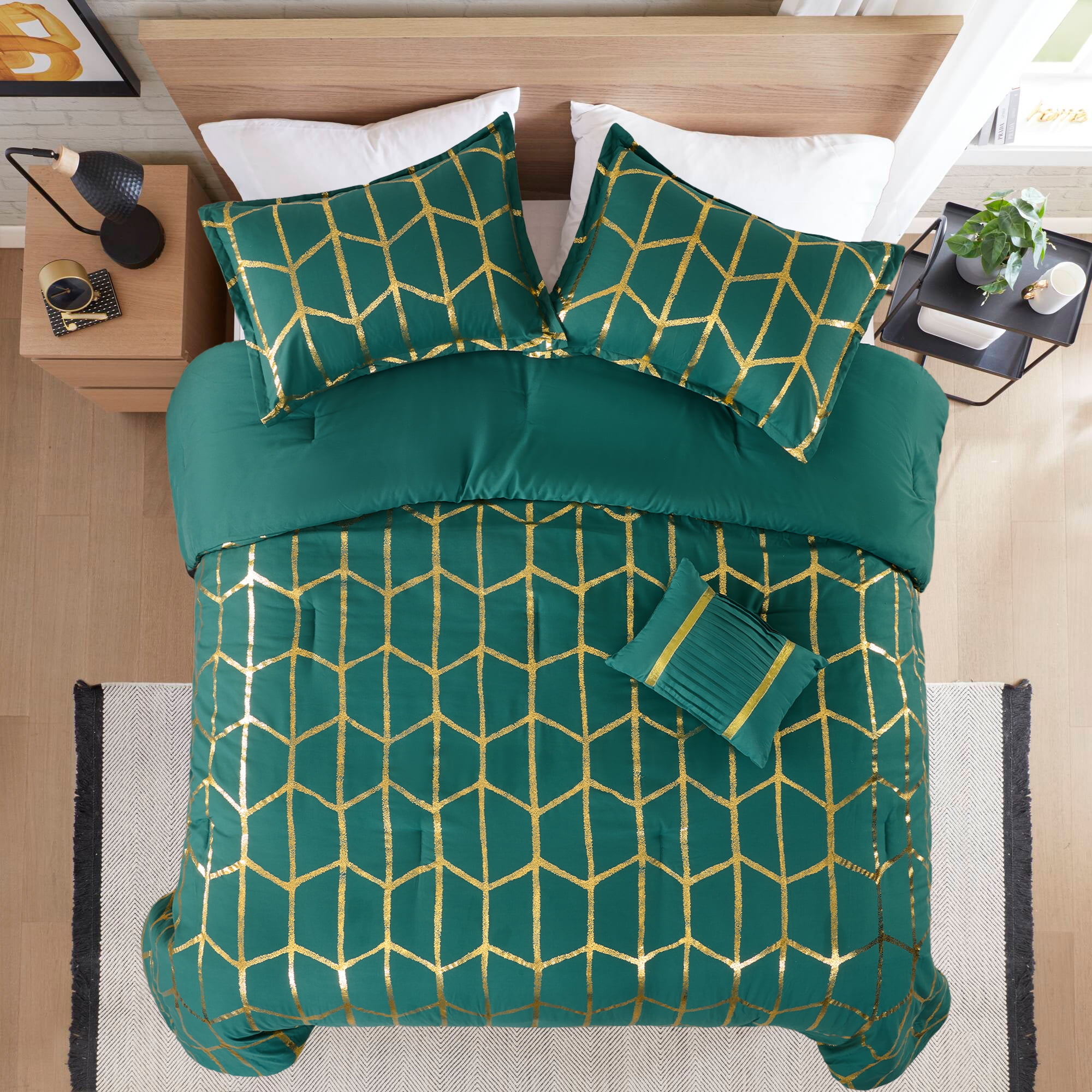 Regency Heights Full/Queen Size Comforter Set, 4-Piece Bedding Set for All Seasons, Geometric Metallic Comforter Bed Set with Decor Pillows,Green/Gold