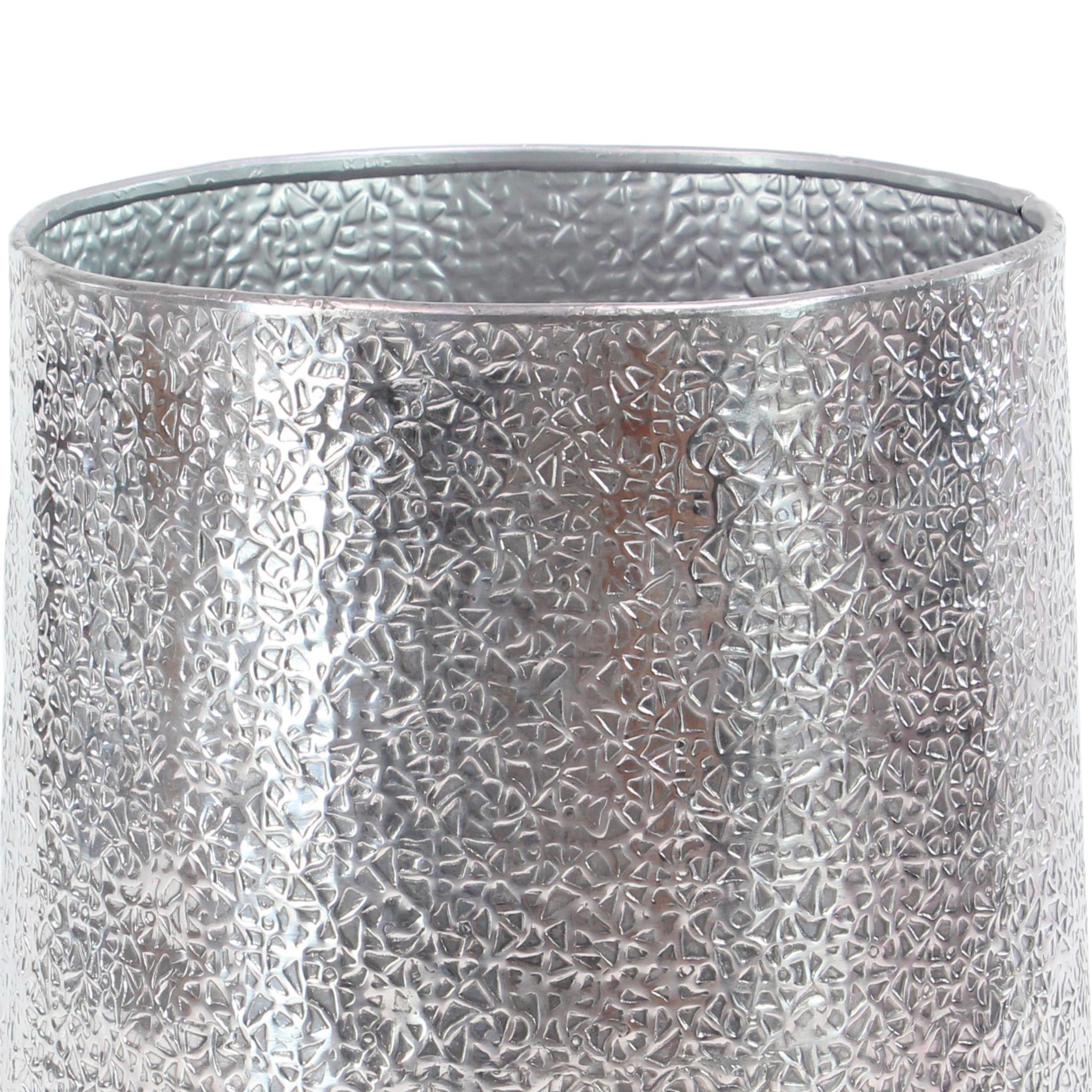 DecMode 12", 16", 20"H Silver Aluminum Metal Planter with Hammered Design (3 Count)