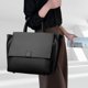 thumbnail image 5 of Bolso de mano con alas cuadradas horizontales simples de moda, de alta calidad, con capa de piel de vaca, de gran capacidad, bolso cruzado de un solo hombro, marea, 5 of 5